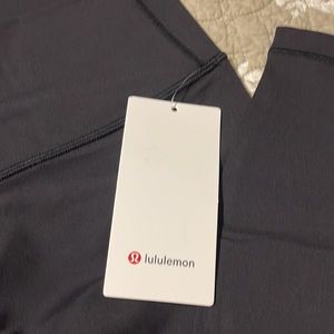 BNWT wunder under HR tight 28” lululemon
